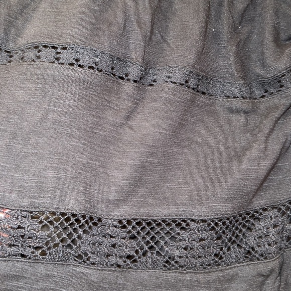 AMERICAN EAGLE WOMENS SHIRT SIZE XS BLACK WITH MESH DETAILS - Picture 3 of 3